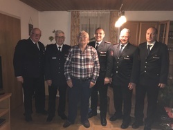 Karlheinz Seiler (3. von links) feierte seinen 70. Geburtstag. Es gratulieren von links: Josef Hgele, Waldemar Schill, Patrick Gutmann, Werner Winter, Stefan Graner.